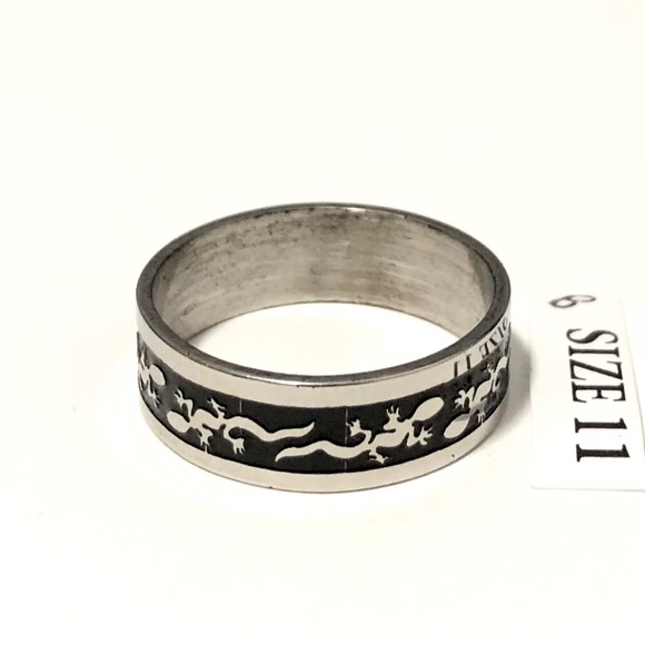 Ring, with Tribal Lizard Design, Size 11 - Picture 2 of 4